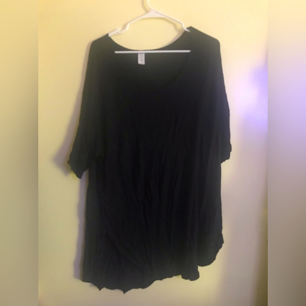 Black tee shirt